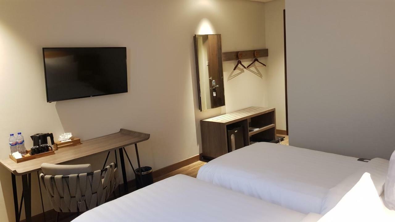 Luminor Hotel Jakarta Kota By Wh Exterior foto
